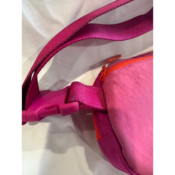 Everywhere Belt Bag - Picture 8 of 12